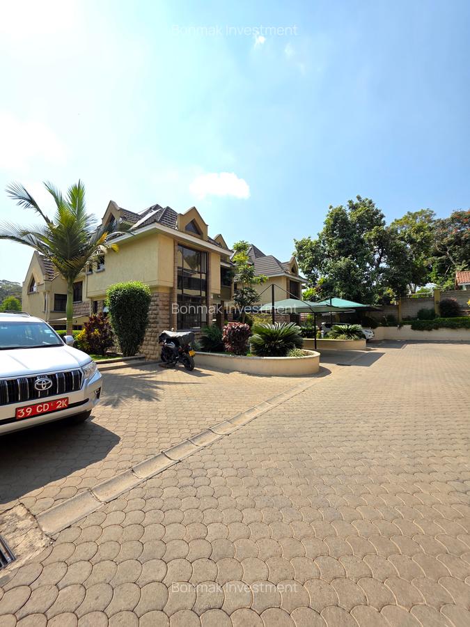 5 Bed Townhouse with En Suite at Convent Drive - 5