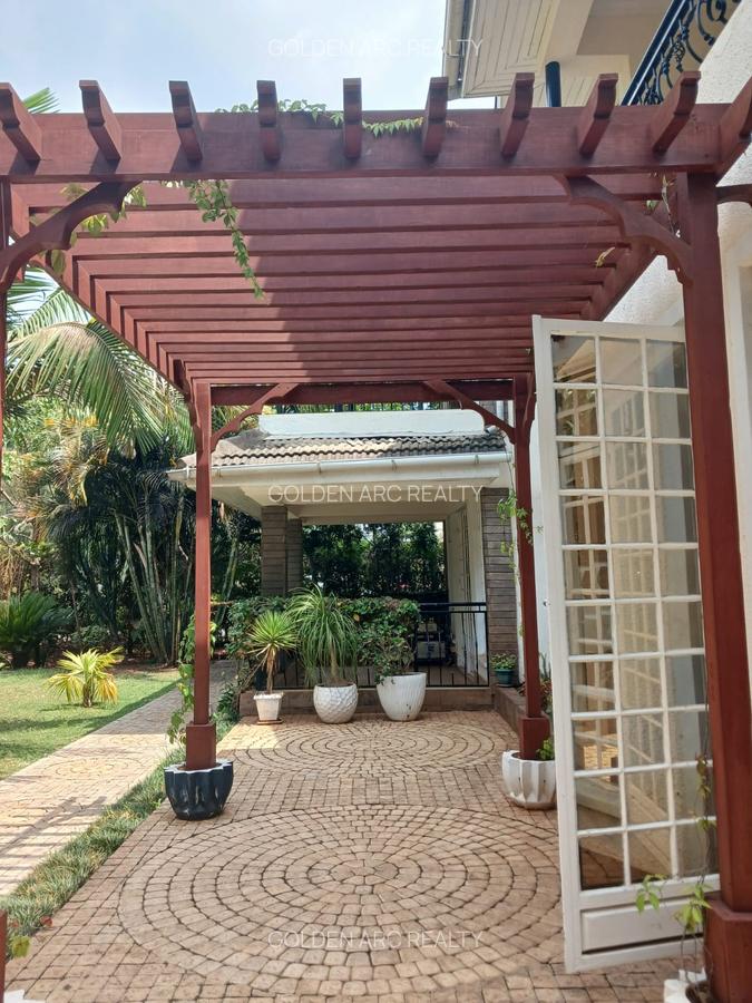 5 Bed Townhouse with En Suite in Karen - 2