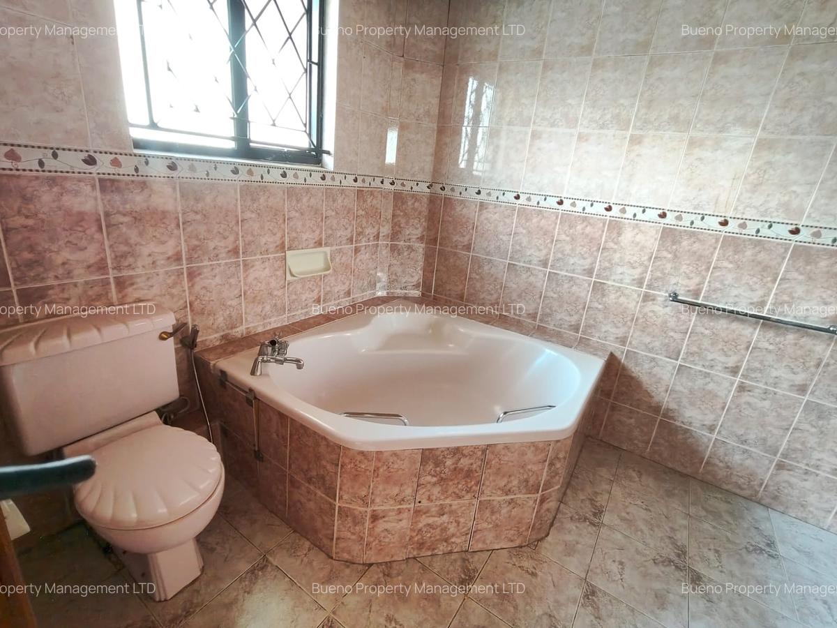 3 Bed Apartment with En Suite in Brookside - 8