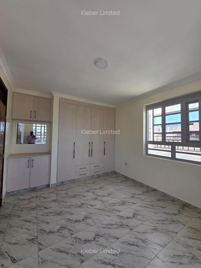 6 Bed House with En Suite in Gikambura - 16