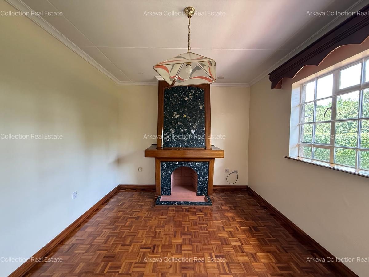 5 Bed House with En Suite in Runda - 16