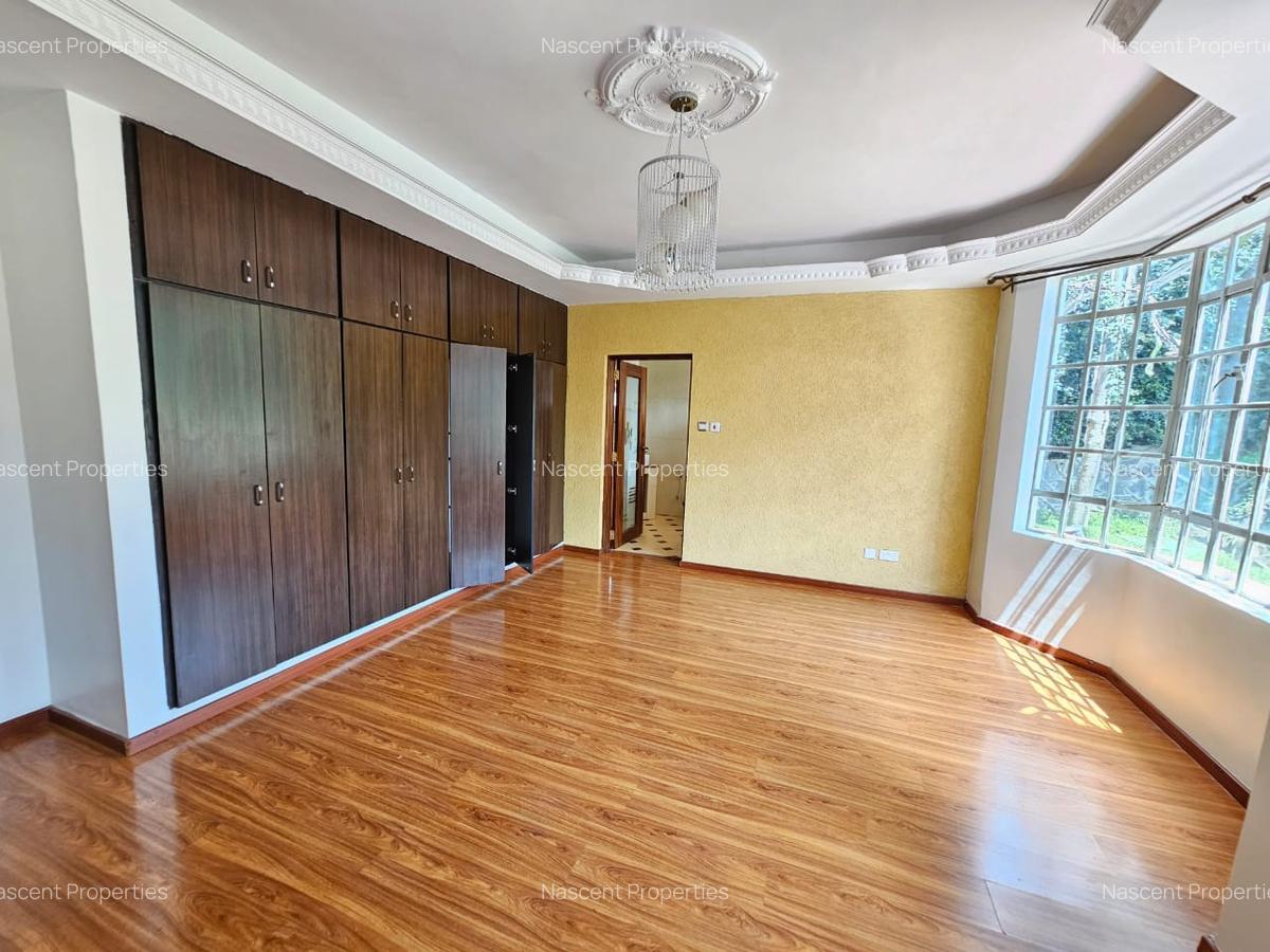 5 Bed House with En Suite in Nyari - 4
