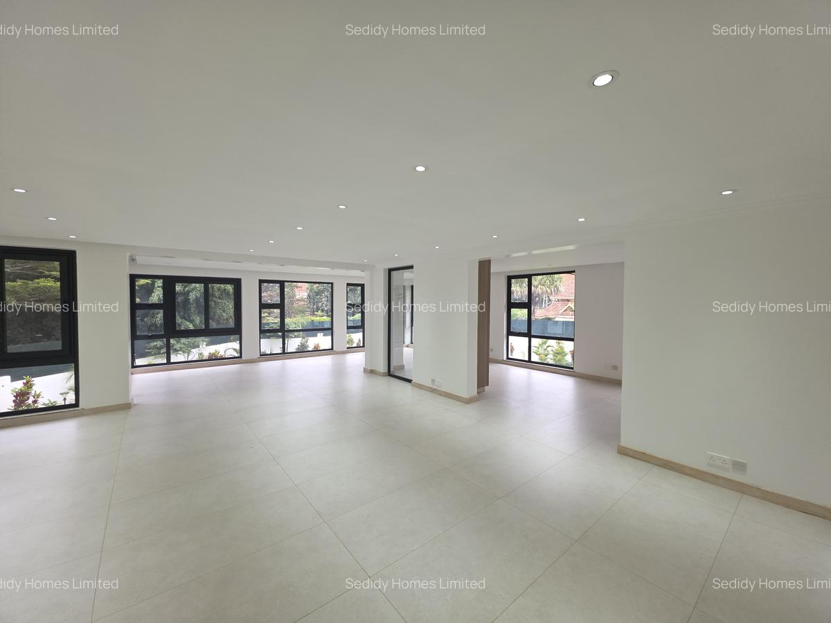 6 Bed Villa with En Suite in Runda - 6