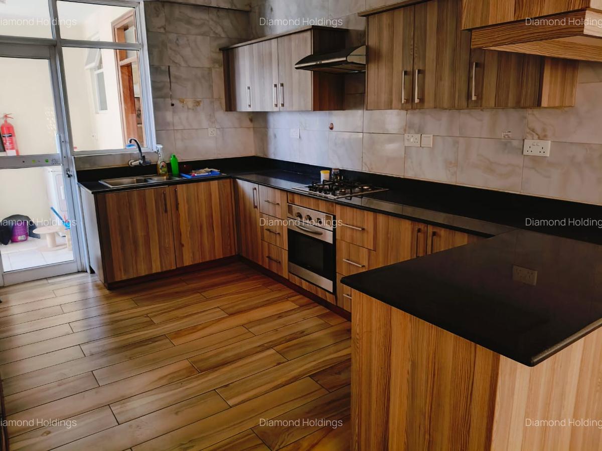 3 Bed Apartment with En Suite at Parklands - 1