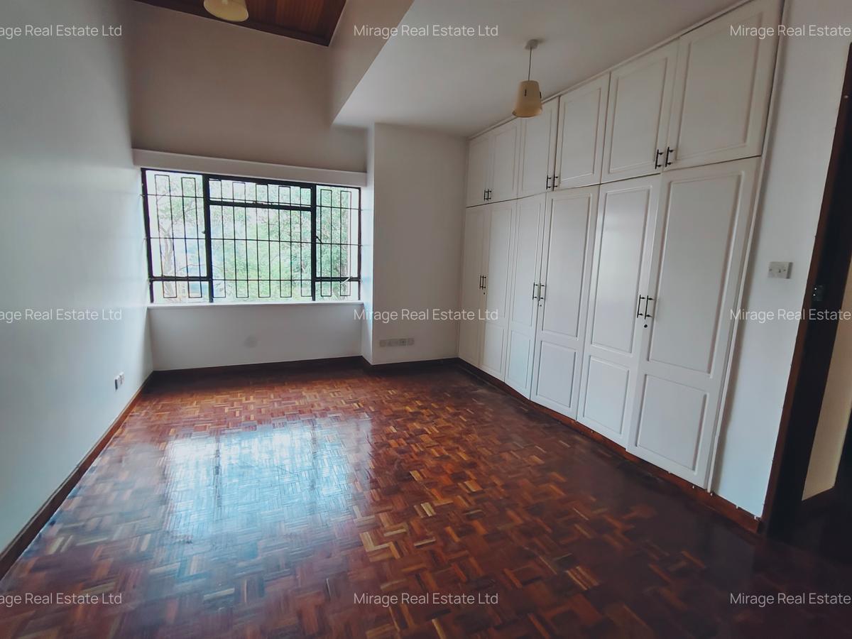 4 Bed Apartment with Swimming Pool in Kilimani - 9