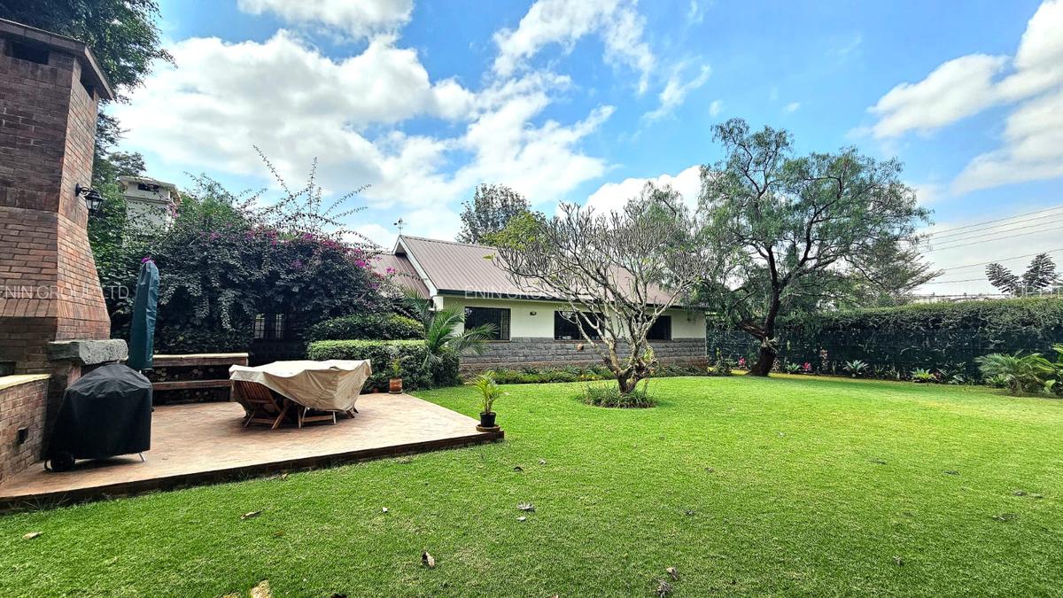 4 Bed House with En Suite at Lavington Area - 1