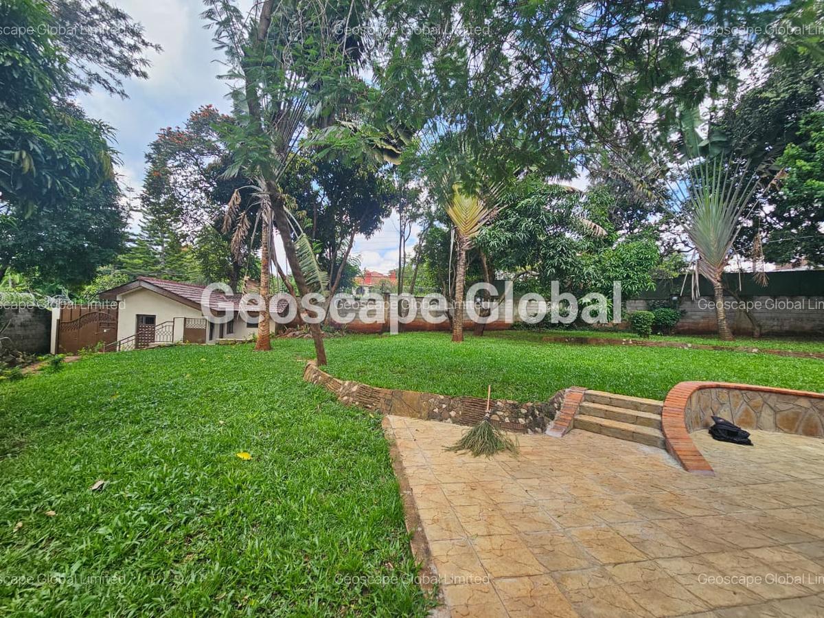 4 Bed House with En Suite in Runda - 2
