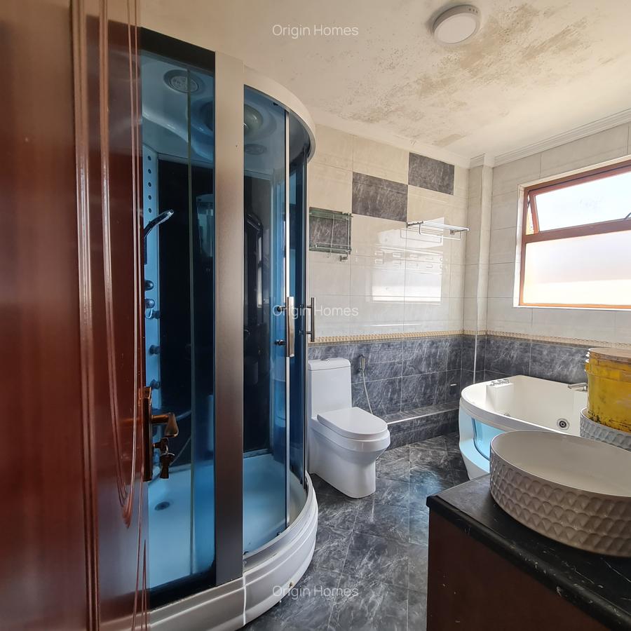 4 Bed Townhouse with En Suite at Lavington - 16