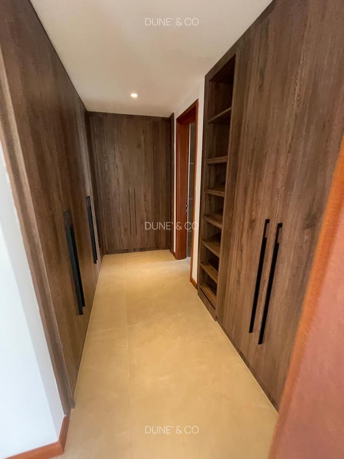 4 Bed Apartment with En Suite in Riverside - 17