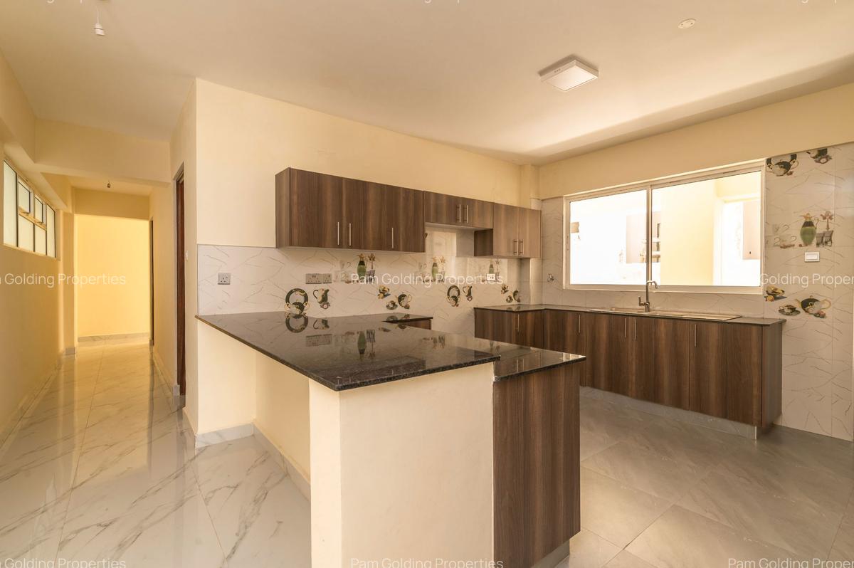 4 Bed Apartment with En Suite at 4Th Parklands - 5