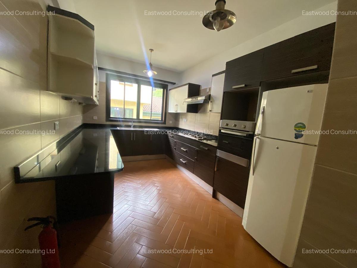 3 Bed House with En Suite in Brookside - 7
