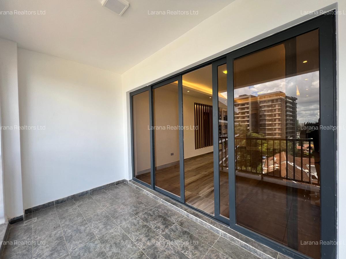 2 Bed Apartment with En Suite at Brookside Dr - 8