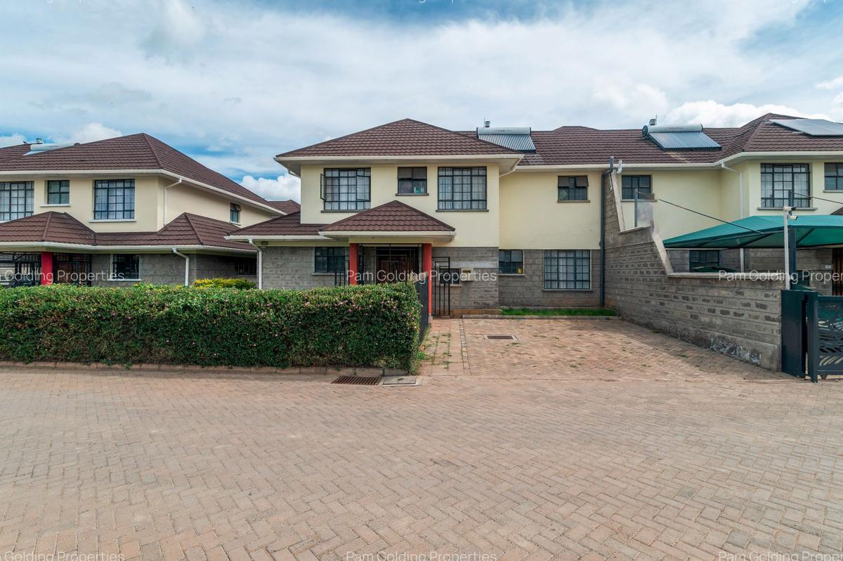4 Bed Townhouse with En Suite at Queen Estate Road - 17