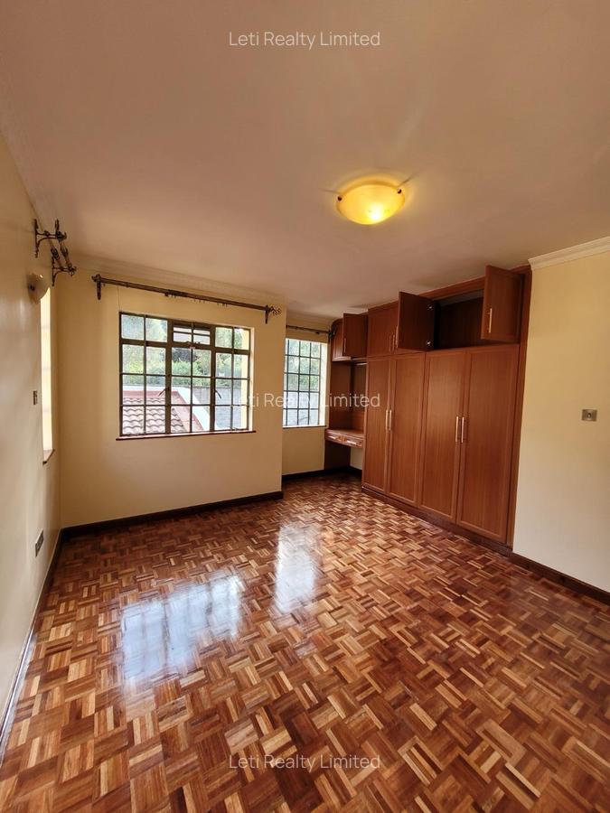 4 Bed Townhouse with En Suite in Lavington - 12