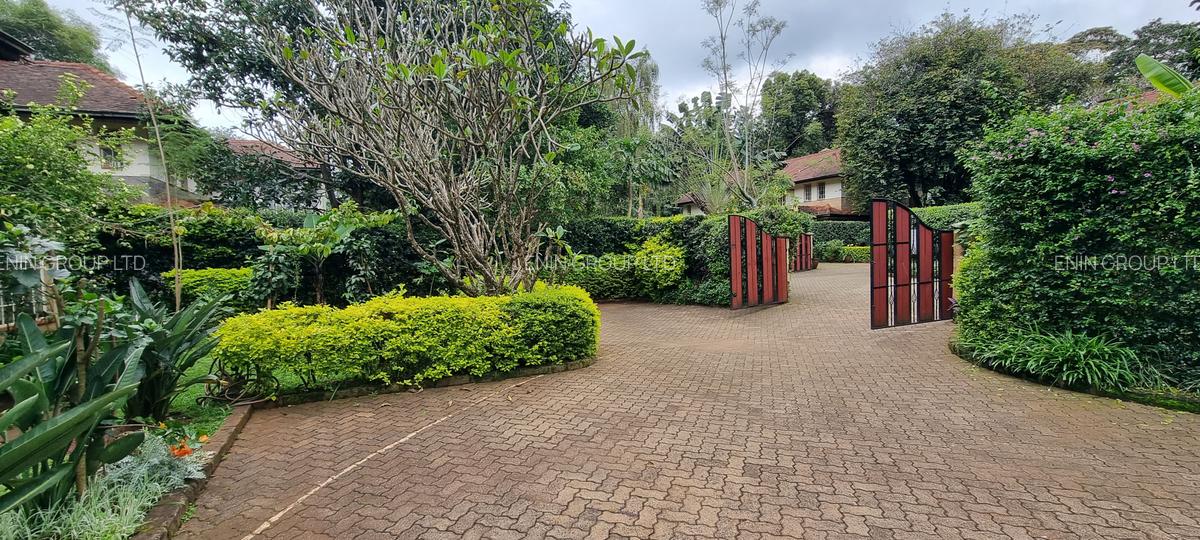 5 Bed Townhouse with En Suite at Lone Tree - 17