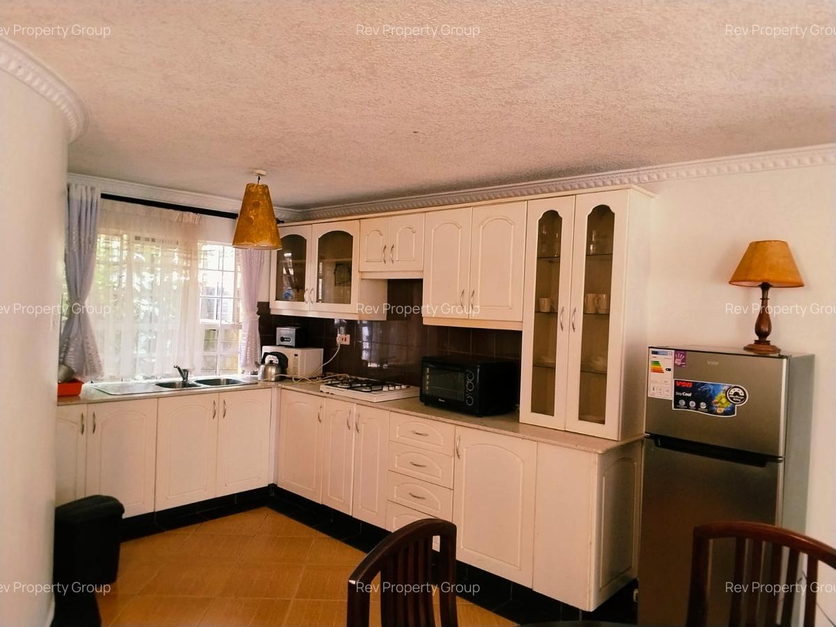 2 Bed House with En Suite in Rosslyn - 5
