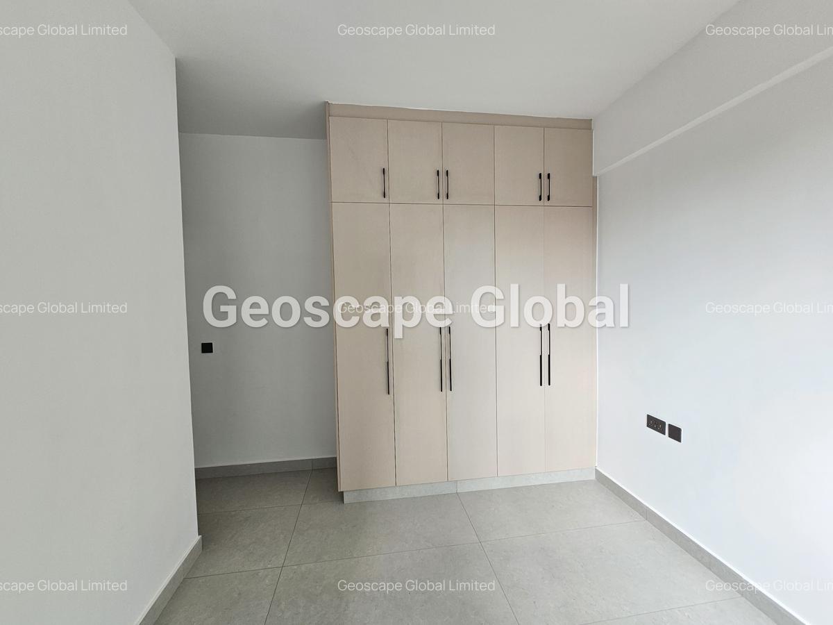 3 Bed Apartment with En Suite in Brookside - 7