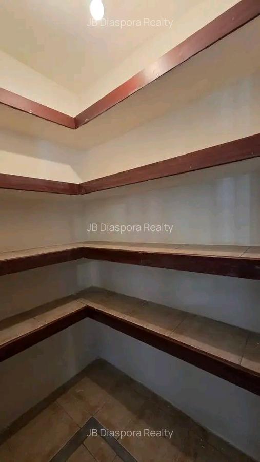 3 Bed Apartment with En Suite at 3Rd Parklands - 14