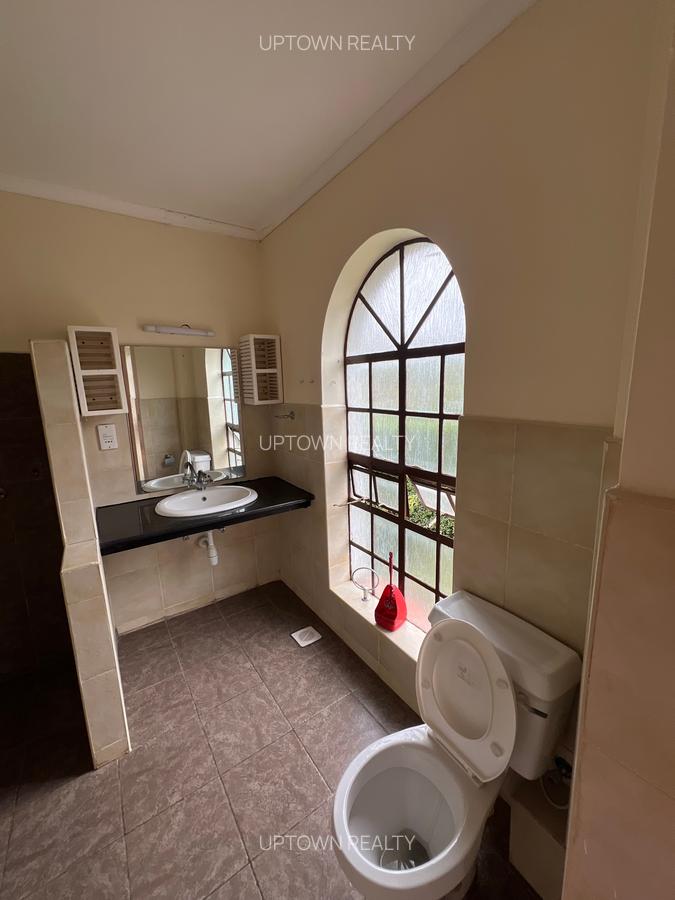 3 Bed Villa with En Suite at Redhill - 17