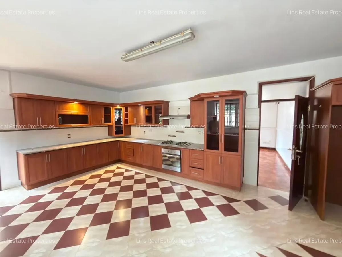 4 Bed House with En Suite in Thigiri - 8