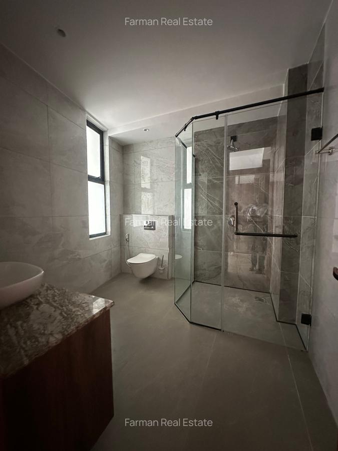 4 Bed Apartment with En Suite in Riverside - 13