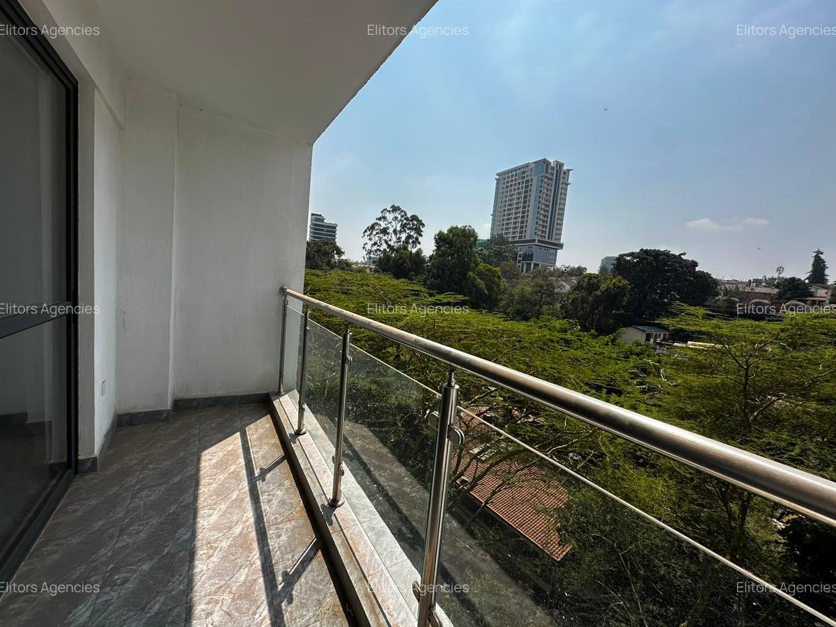 2 Bed Apartment with En Suite at Riverside Drive - 12