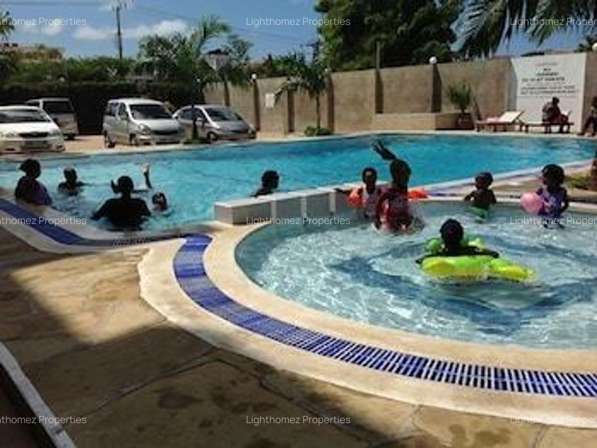 Serviced 2 Bed Apartment with Backup Generator at Mombasa - 5