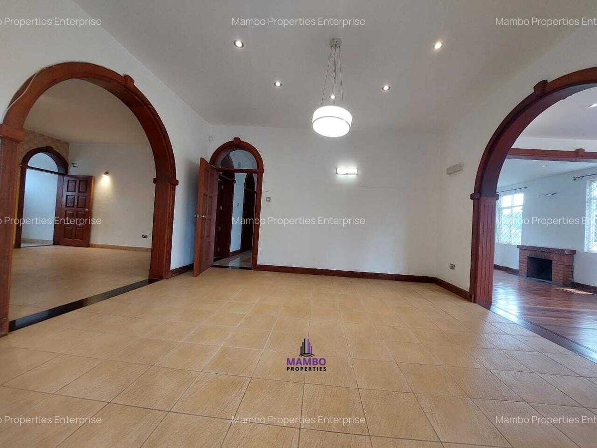 5 Bed Villa with En Suite at Lone Tree - 5