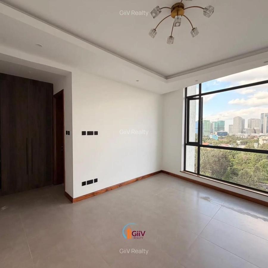 3 Bed Apartment with En Suite in Riverside - 9
