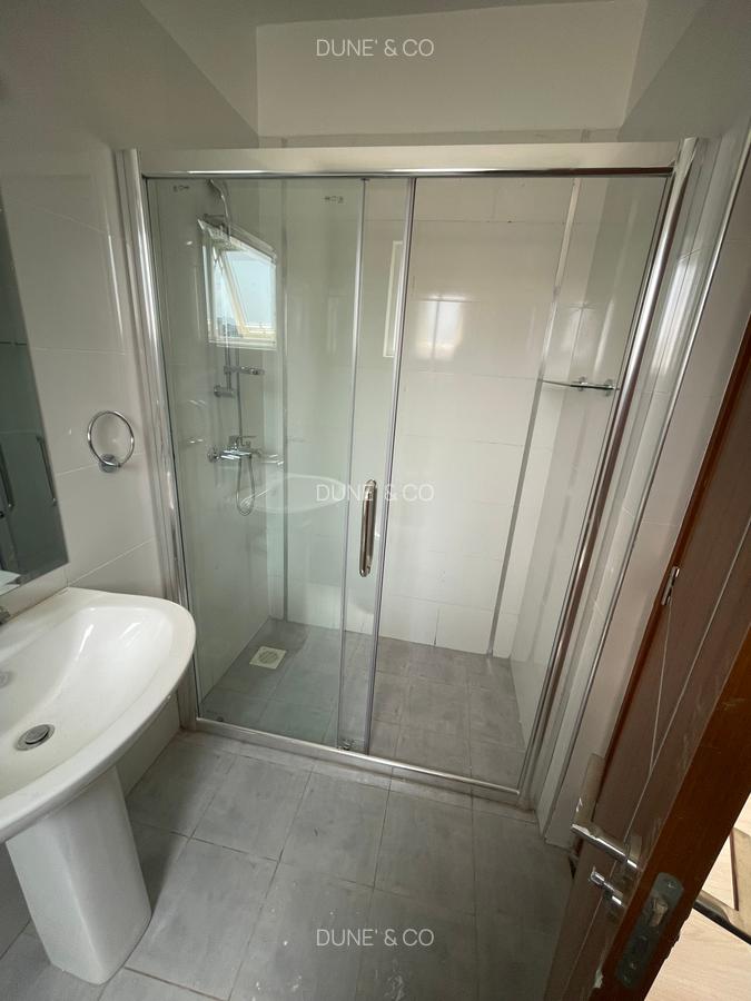 3 Bed Apartment with En Suite in Westlands Area - 12