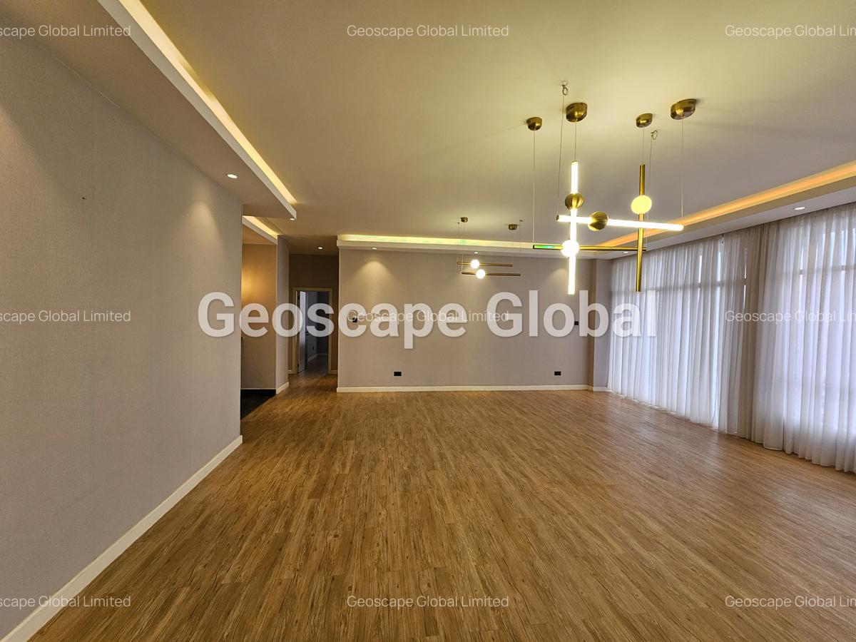 3 Bed Apartment with En Suite in Brookside - 17