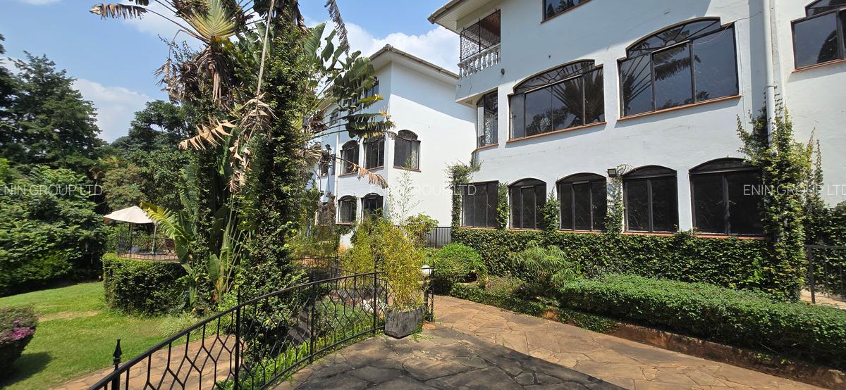 5 Bed Townhouse with En Suite at Nyari Central - 1