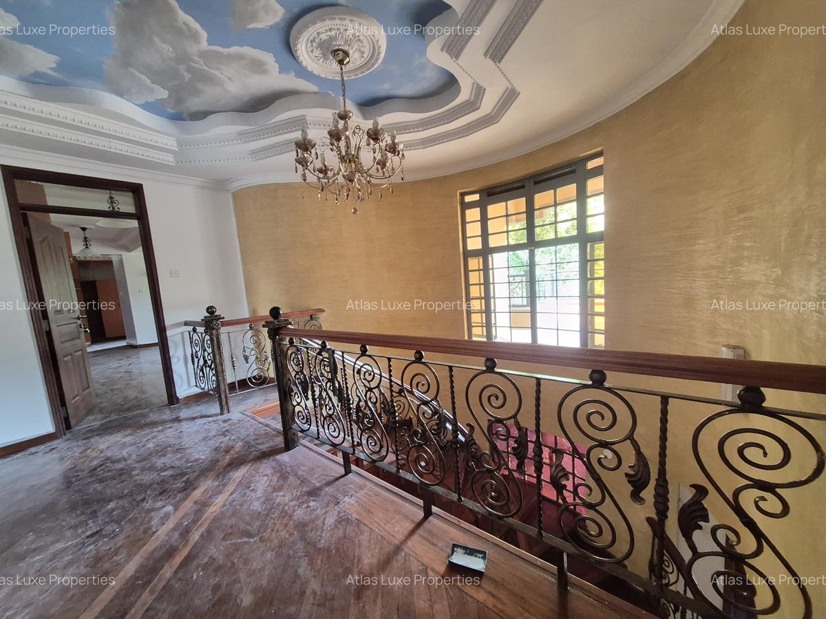 4 Bed House with En Suite at Old Runda - 9
