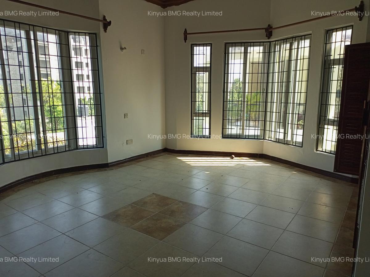 Serviced 3 Bed Apartment with En Suite in Nyali Area - 1