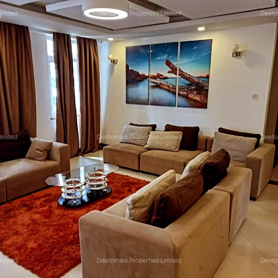 3 Bed Apartment with En Suite at Lavington - 4