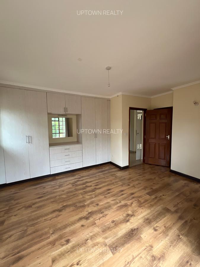 3 Bed Villa with En Suite at Redhill - 15