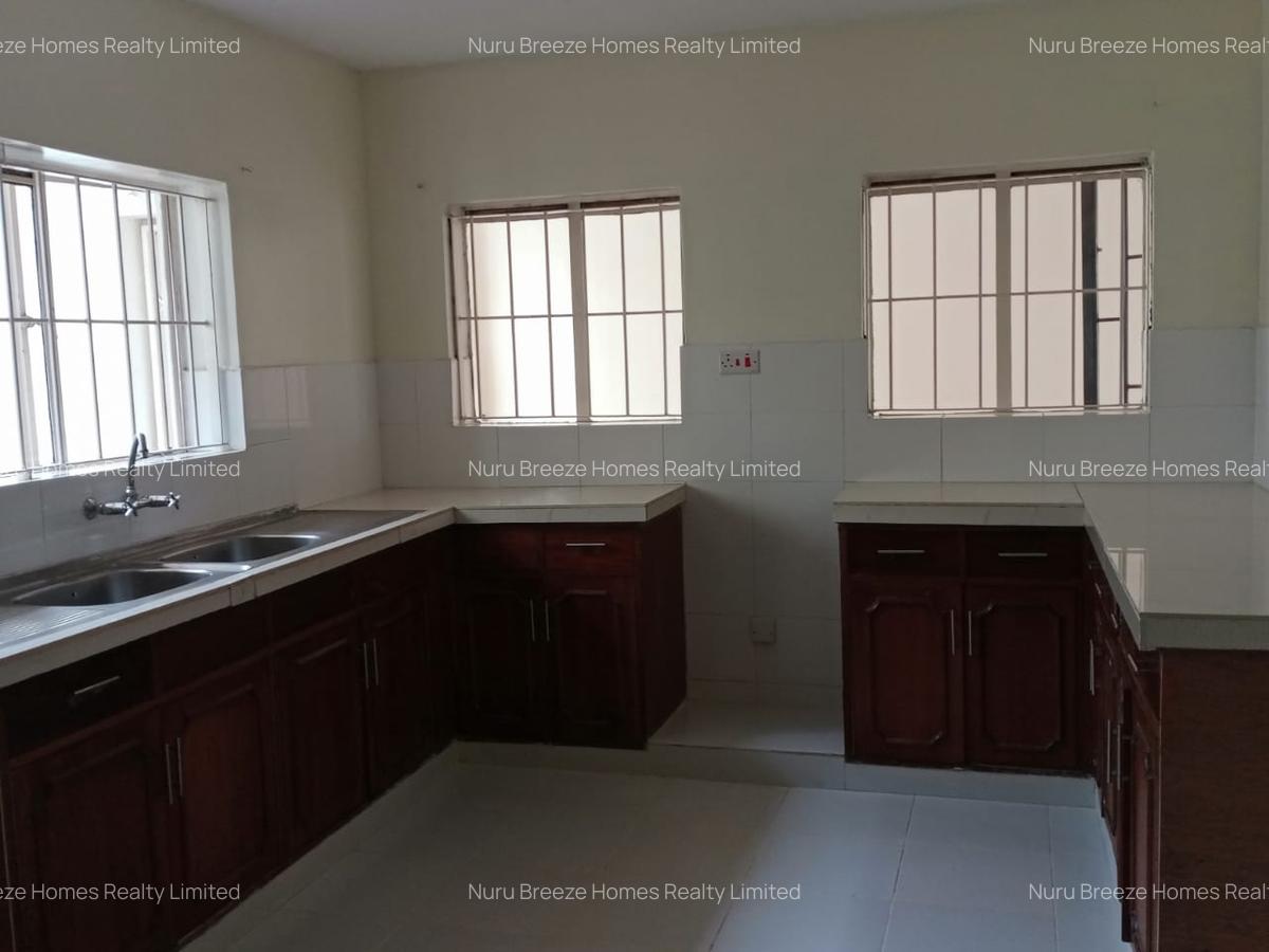 4 Bed Townhouse with En Suite in Westlands Area - 15