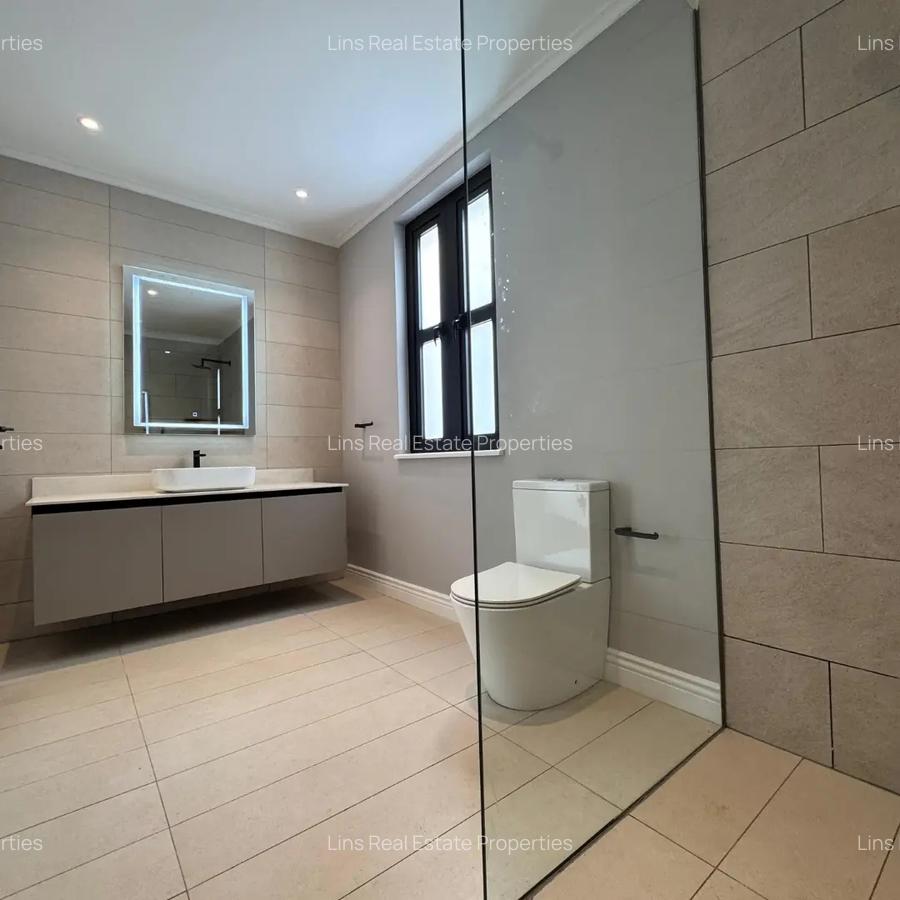 4 Bed Townhouse with En Suite in Runda - 5