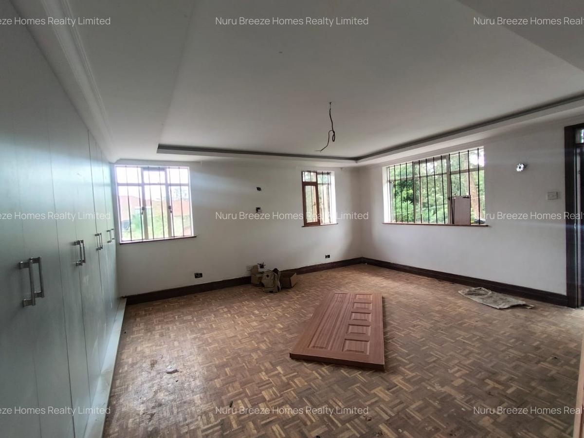 5 Bed House with En Suite in Runda - 13