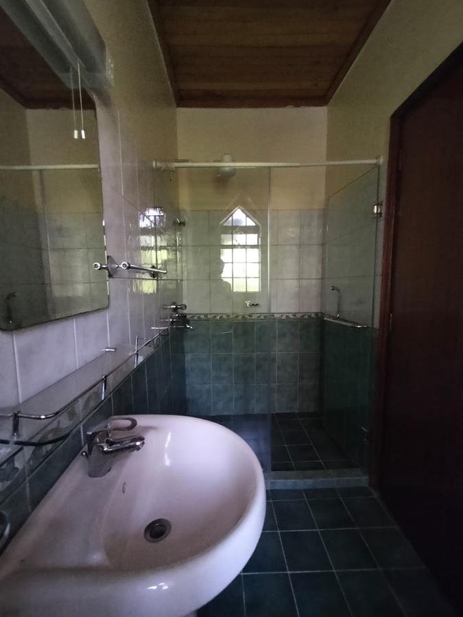 5 Bed Townhouse with En Suite in Lavington - 12