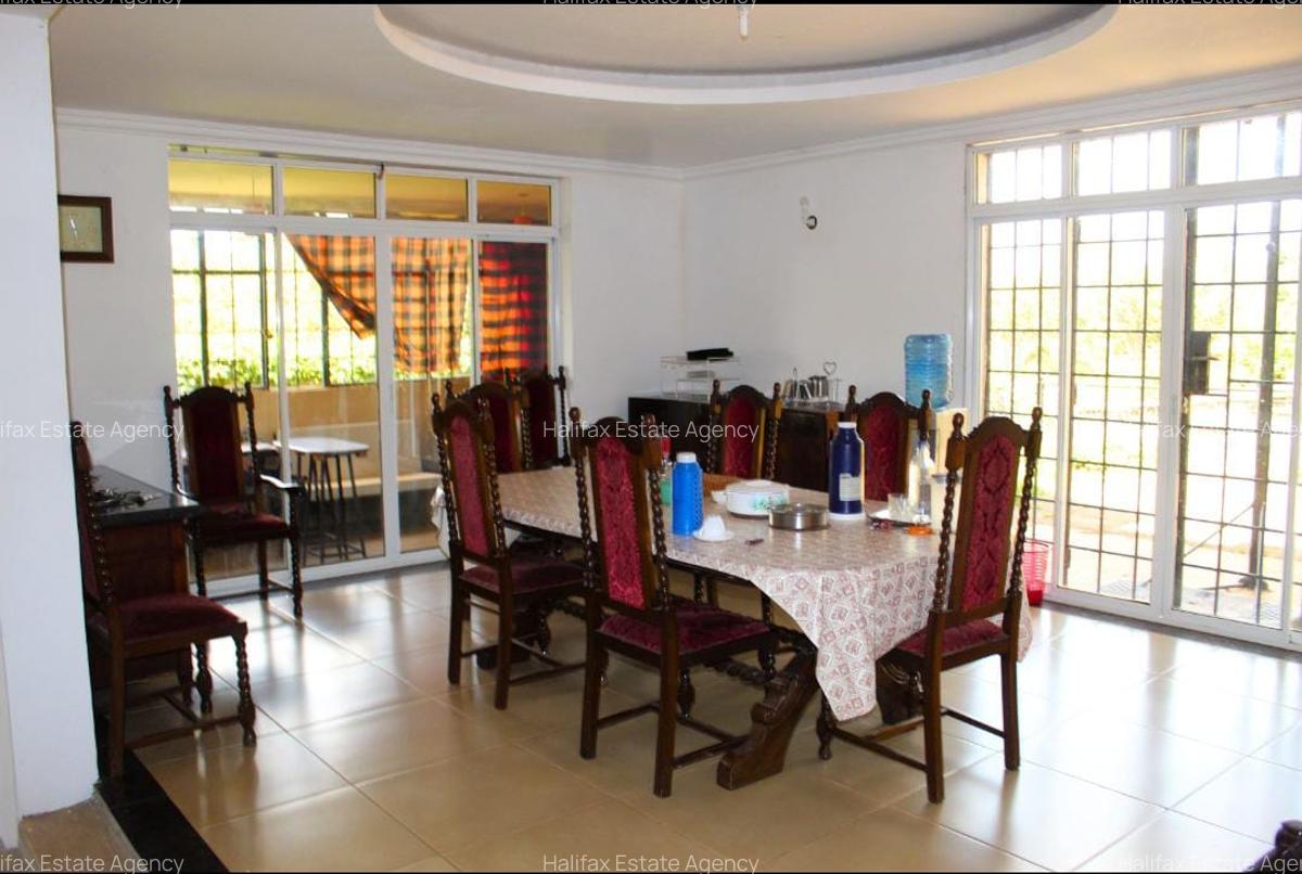 7 Bed Villa with En Suite in Runda - 4