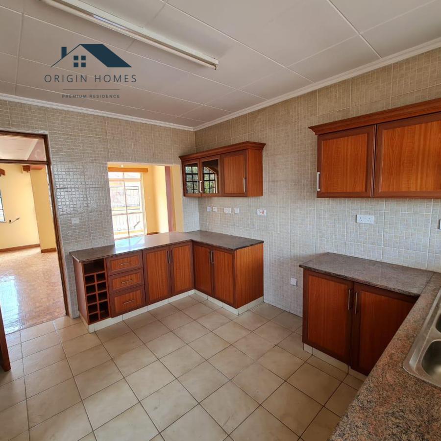 2 Bed Apartment with En Suite at Lavington - 8