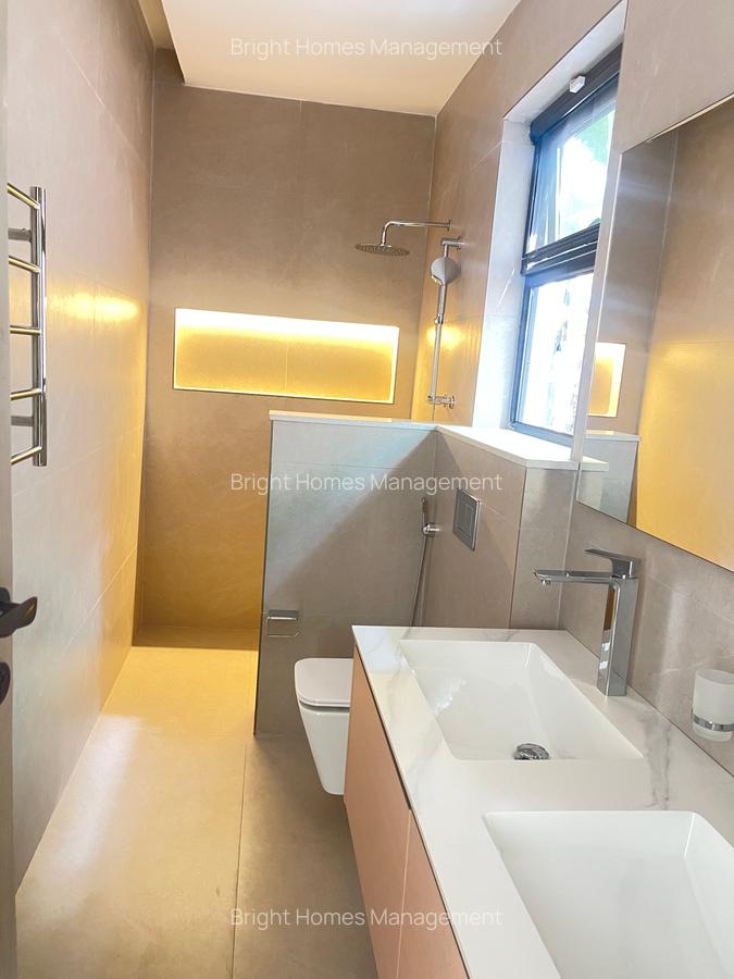 2 Bed Townhouse with En Suite in Lavington - 11