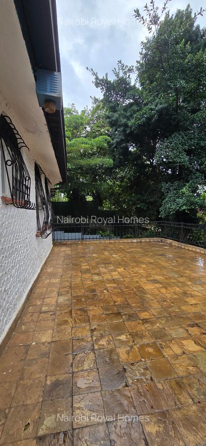 4 Bed House with En Suite at Hill View - 16