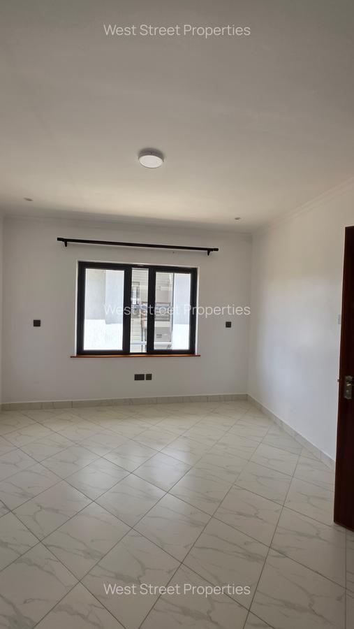 3 Bed Townhouse with En Suite at Arthiriver - 15