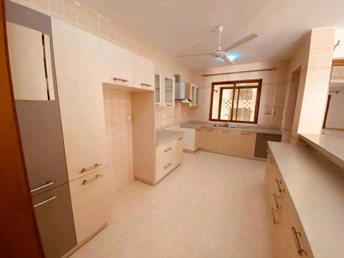 3 Bed Apartment with En Suite at Kasuku Road - 6