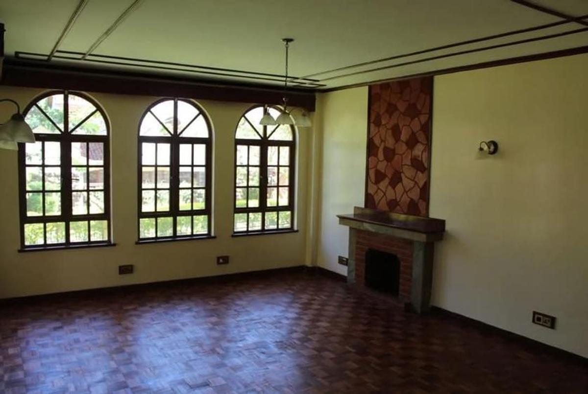 5 Bed Townhouse with En Suite at Lavington - 8