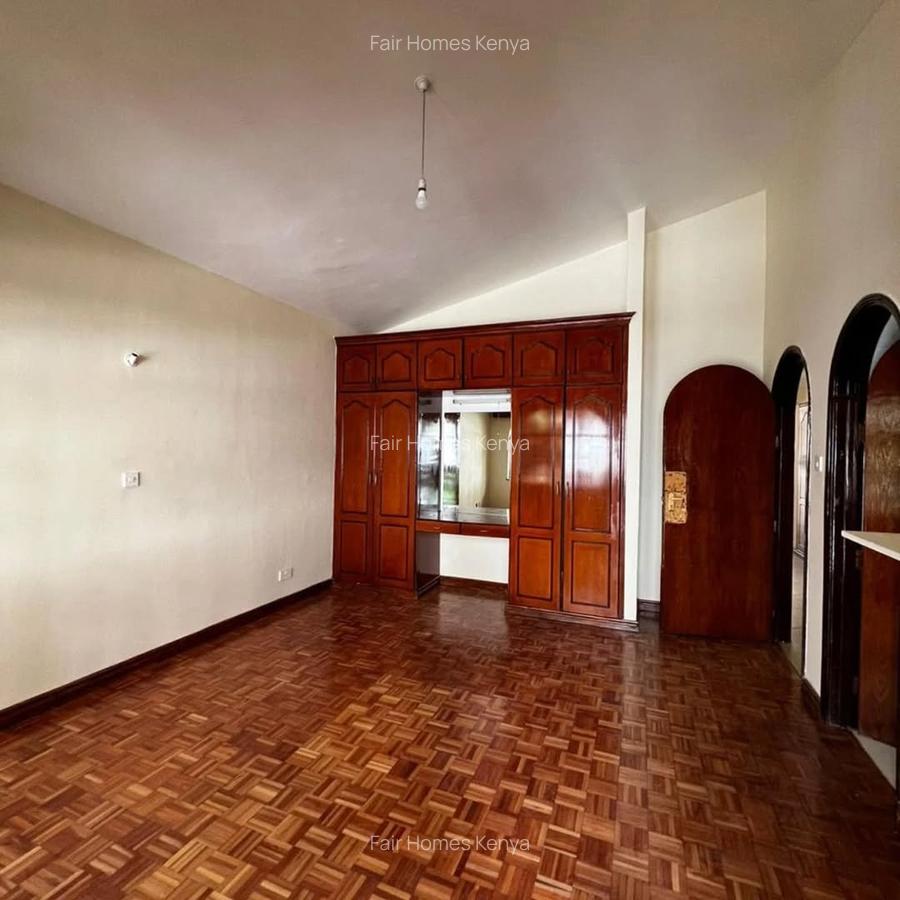 5 Bed Townhouse with En Suite at Riverside Drive - 14