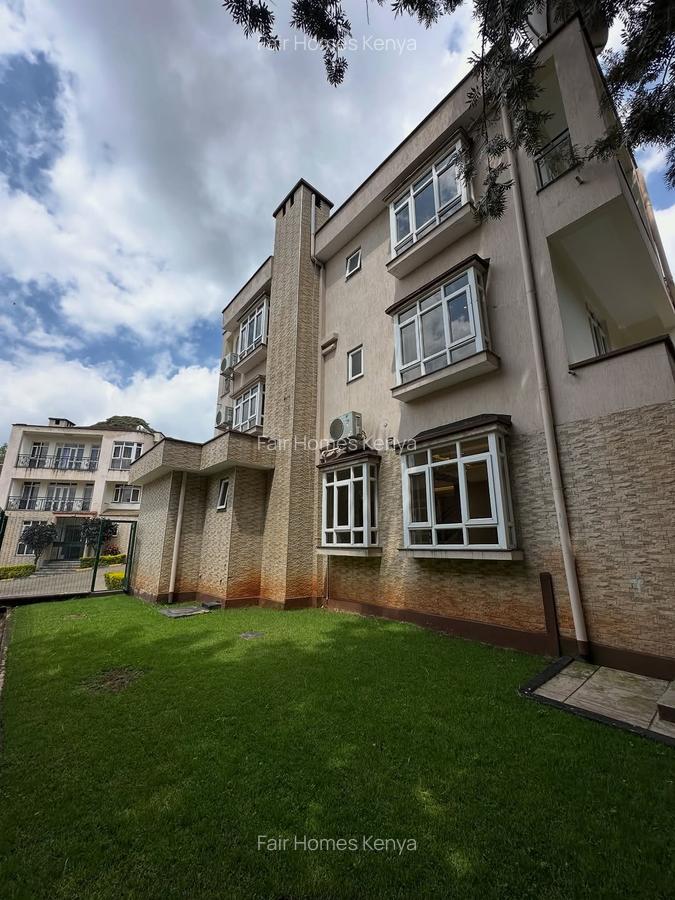 5 Bed Townhouse with En Suite at Lavington Green - 12