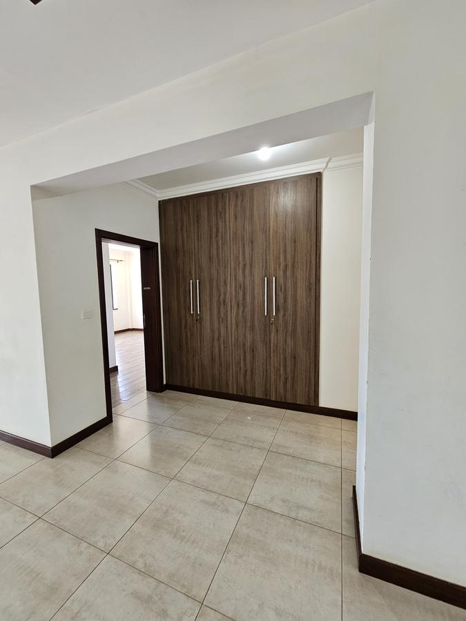 3 Bed Apartment with En Suite in Parklands - 14